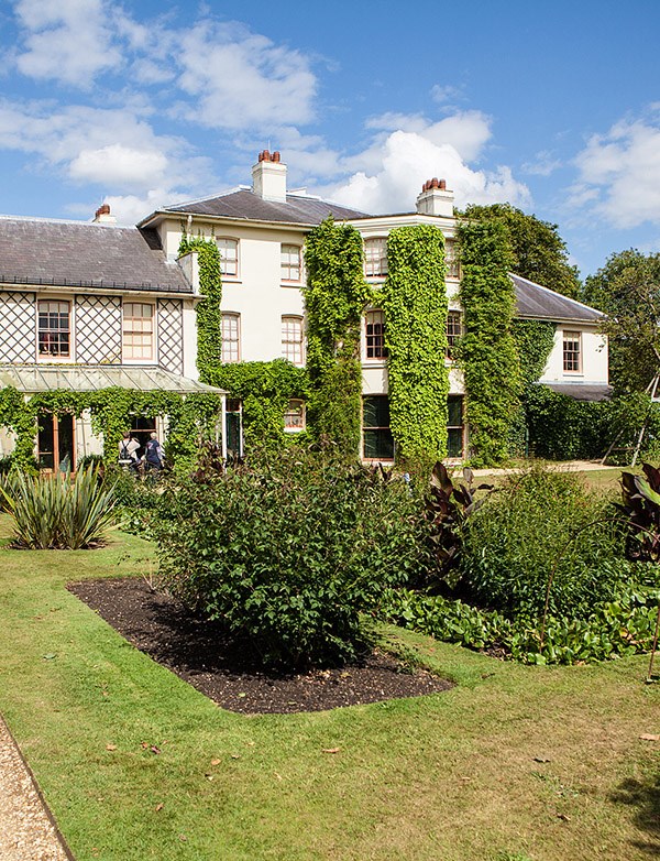 CHARLES DARWIN'S LIVING LABORATORY