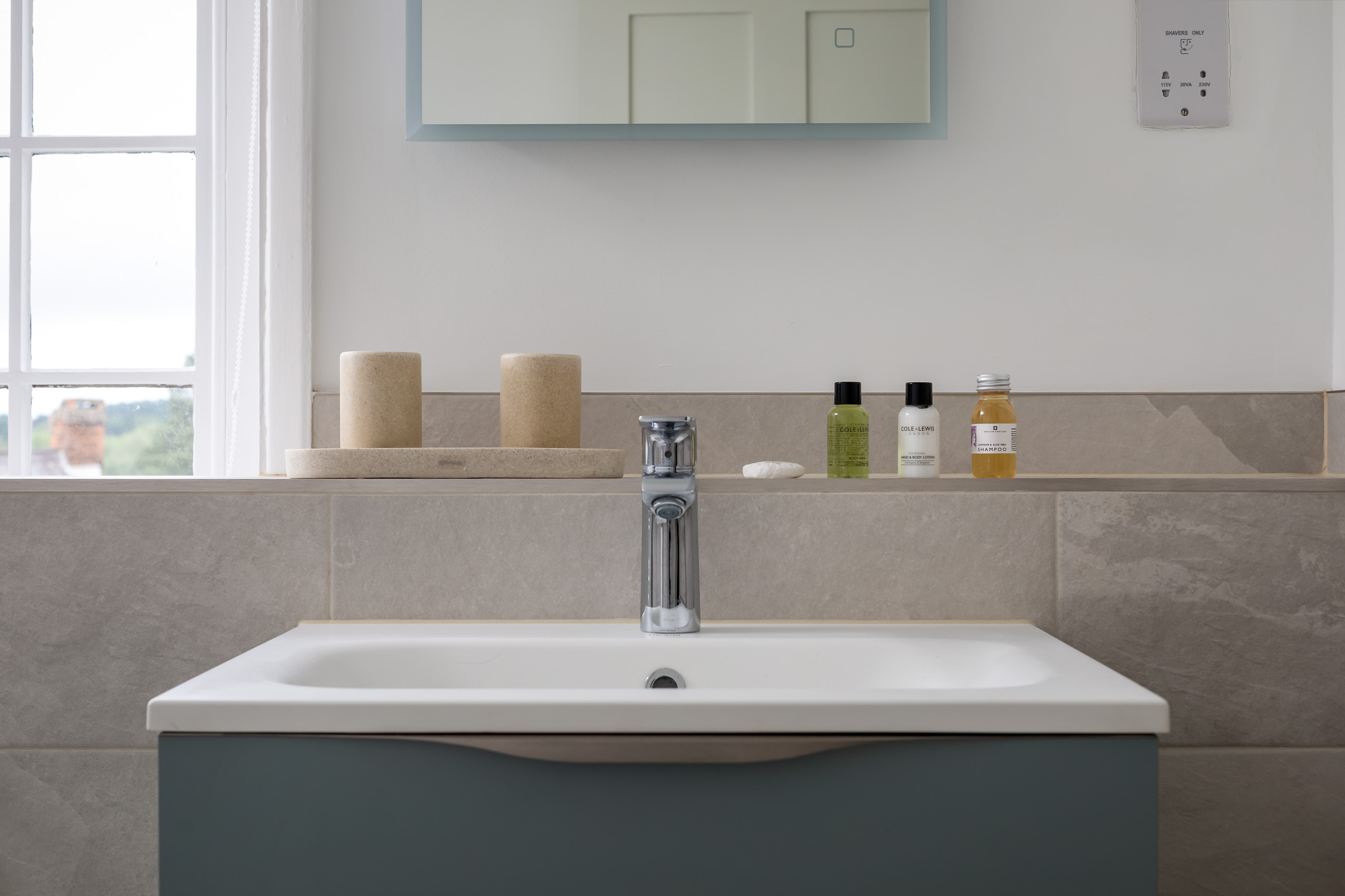 Family bathroom, first floor