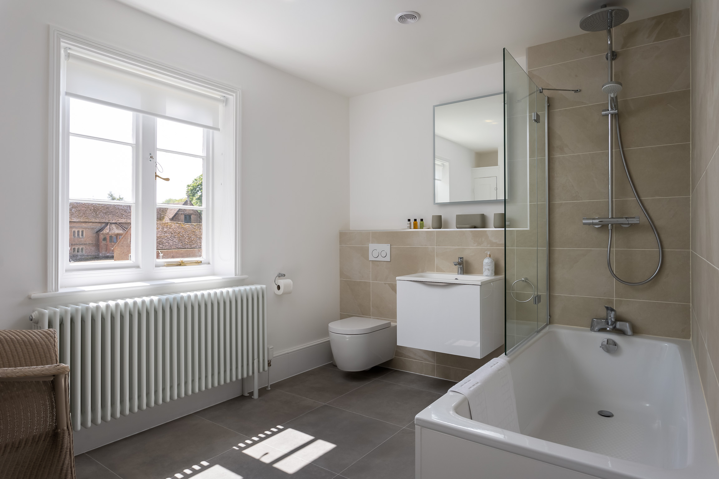 Family bathroom, first floor 