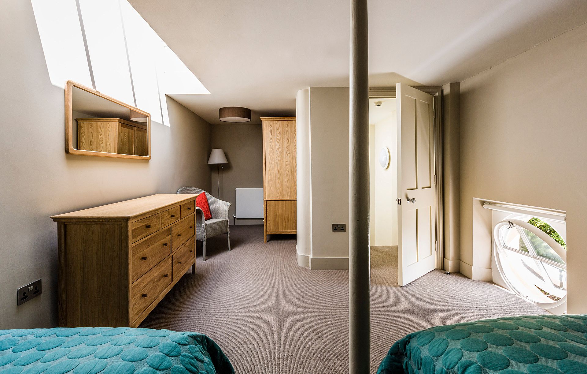 Twin bedroom, top floor