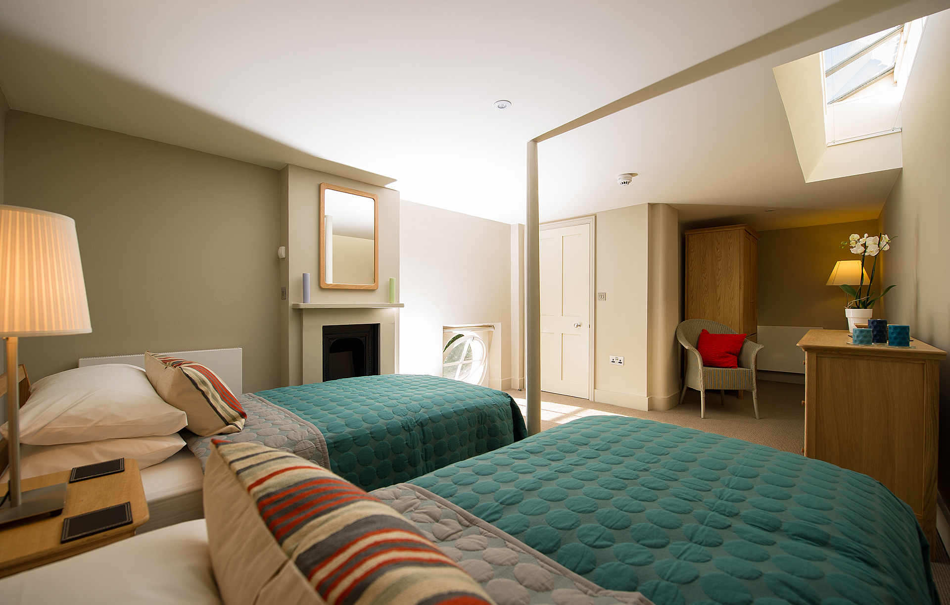 Twin bedroom, top floor