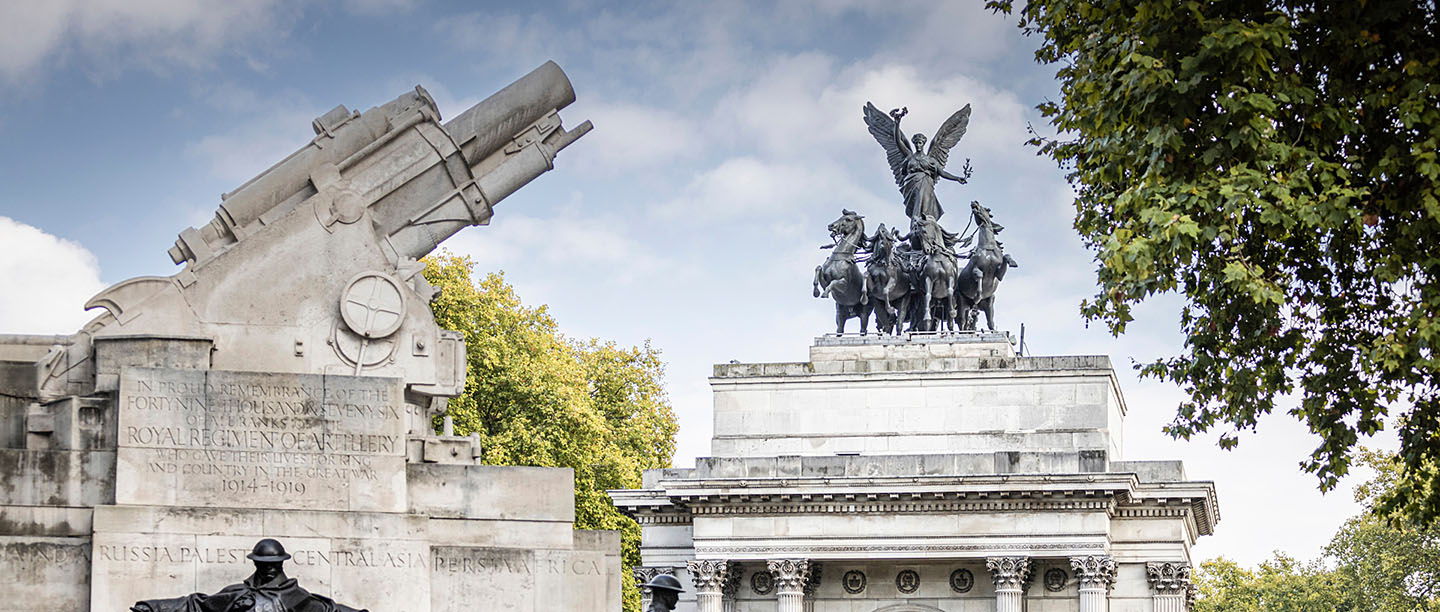 Wellington Arch and the Royal Artillery memorial.